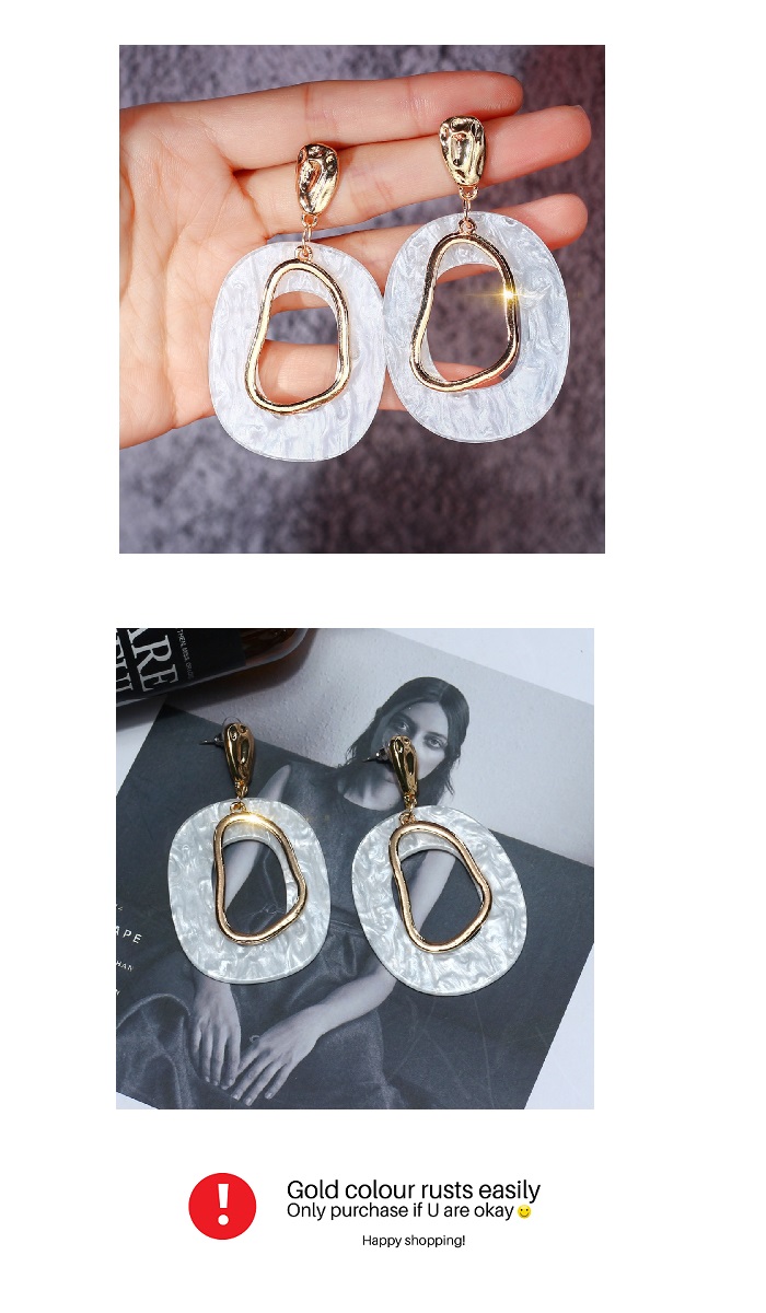 A-FX-E6033 - White Circle Gold Simple Eartuds Earrings